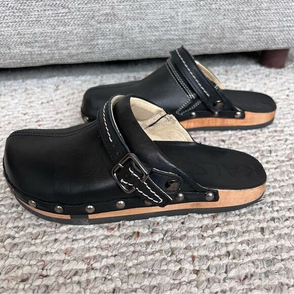 Earth Kalso Shanti Black Leather Clogs - Picture 1 of 12